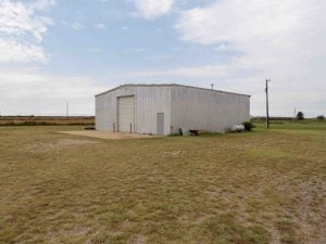 1-Acre Tract * 2500 Sq Ft Building * Insulated Kingfisher OK