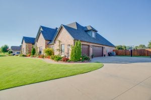 3,553 SQ.FT. CUSTOM HOME * NORTHWOOD ADDITION * CHISHOLM SCHOOLS * ENID OKLAHOMA