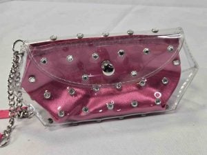 4/6 Fenton – American Fostoria – Clocks – Barbies – Pocket Knives – Star Wars – Comics – Tom Clark – Sports Memorabilia – Toys