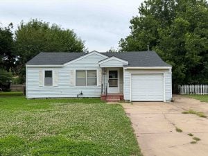 7/27 1706 S HUDSON DR ENID OK * 2 BEDROOM 1 BATHROOM HOME