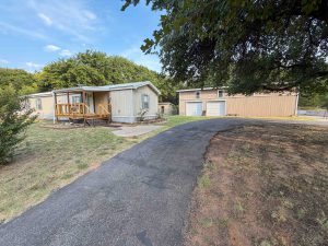 9/2 43941 S ELM ST RINGWOOD, OK * 1,632± SQ.FT HOME * 44’X30’ DETACHED GARAGE * MAJOR COUNTY OK