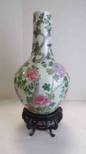 8/30 Militaria – Sculptures- Lamp Shades – Asian China – Brass – Die Cast Toys – Stoneware – Sun Hats – Crocks – Candelabras- Asian Décor – Hallmart- Keepsakes