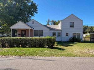2322 E MAPLE AVE ENID, OK 73701